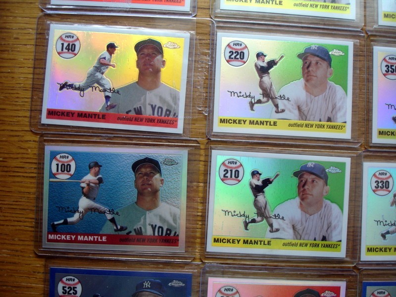 Lot 32 Mickey Mantle Topps Home Run History REFRACTORS 2006-08 Blue & White Exc.