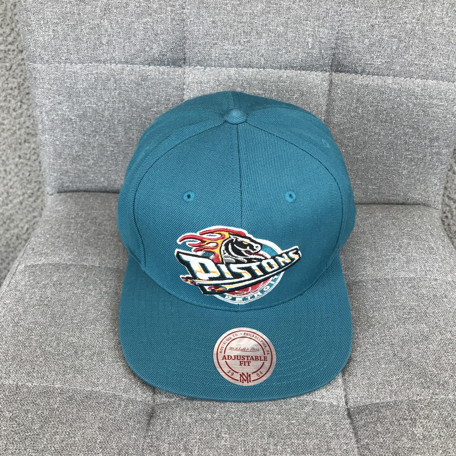 Detroit Pistons Hat Cap Snap Back One Size Blue NBA Basketball Mitchell & Ness