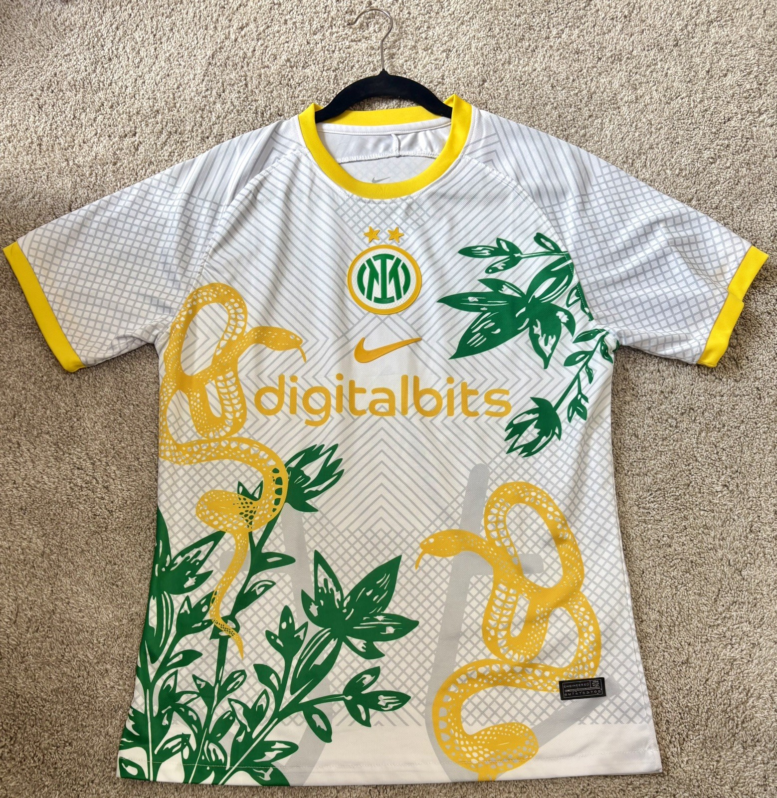 Nike Inter Milan White Special Edition Soccer Jersey 24/25 Snake Men’s Large
