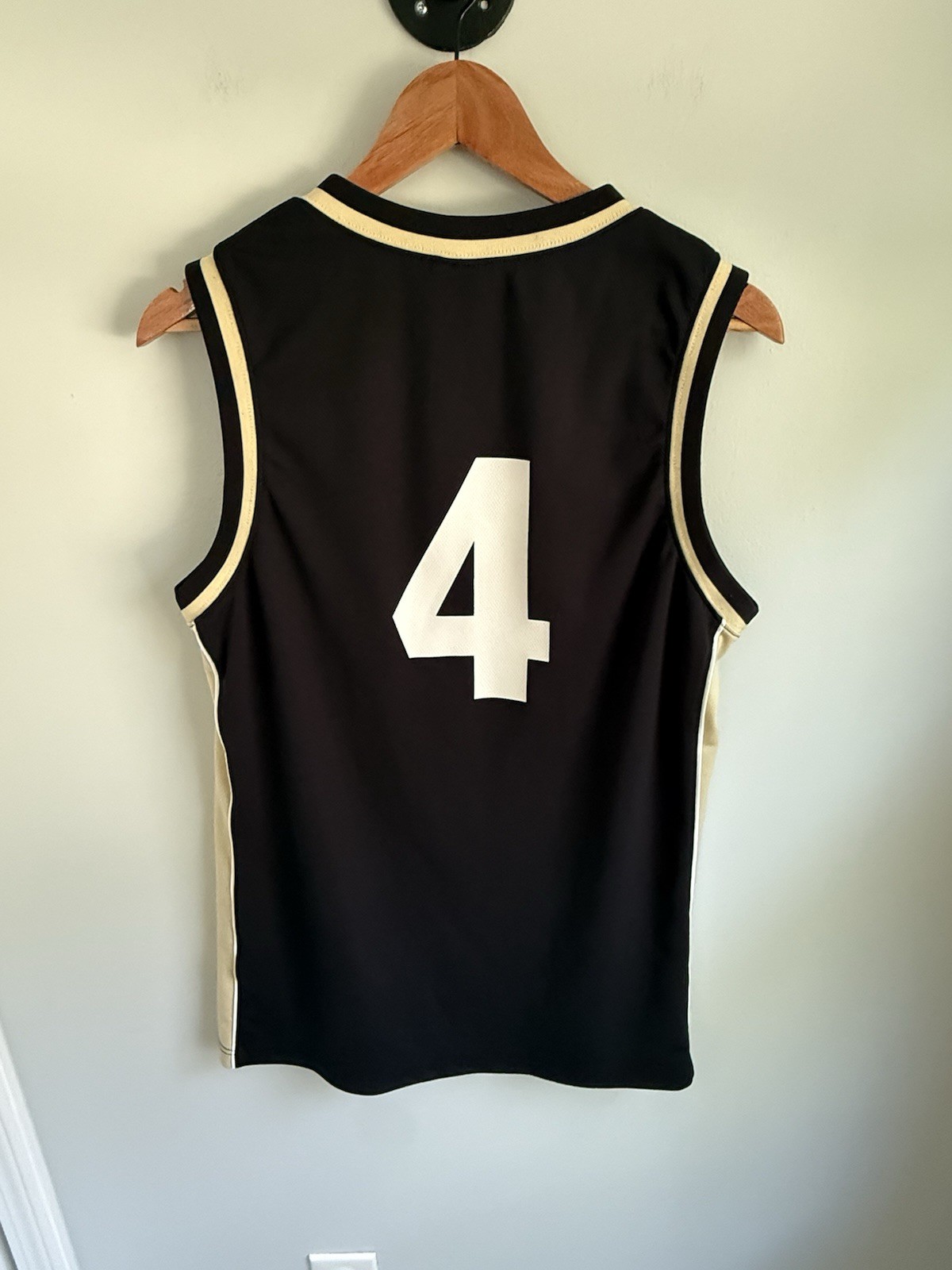 Vintage team Nike Purdue Boilermakers #4 Men’s M Black / Gold NCAA Jersey