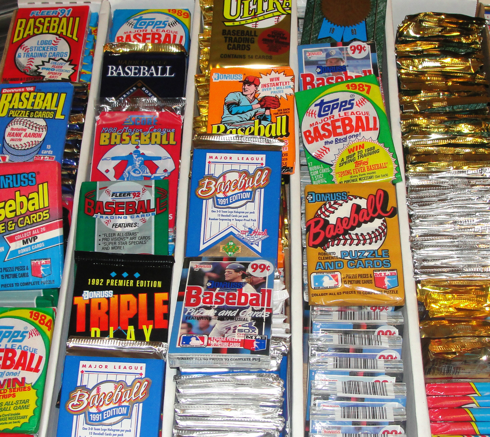 Huge Wholesale Lot of 1000 Unopened Old Vintage Baseball Cards in Wax Packs