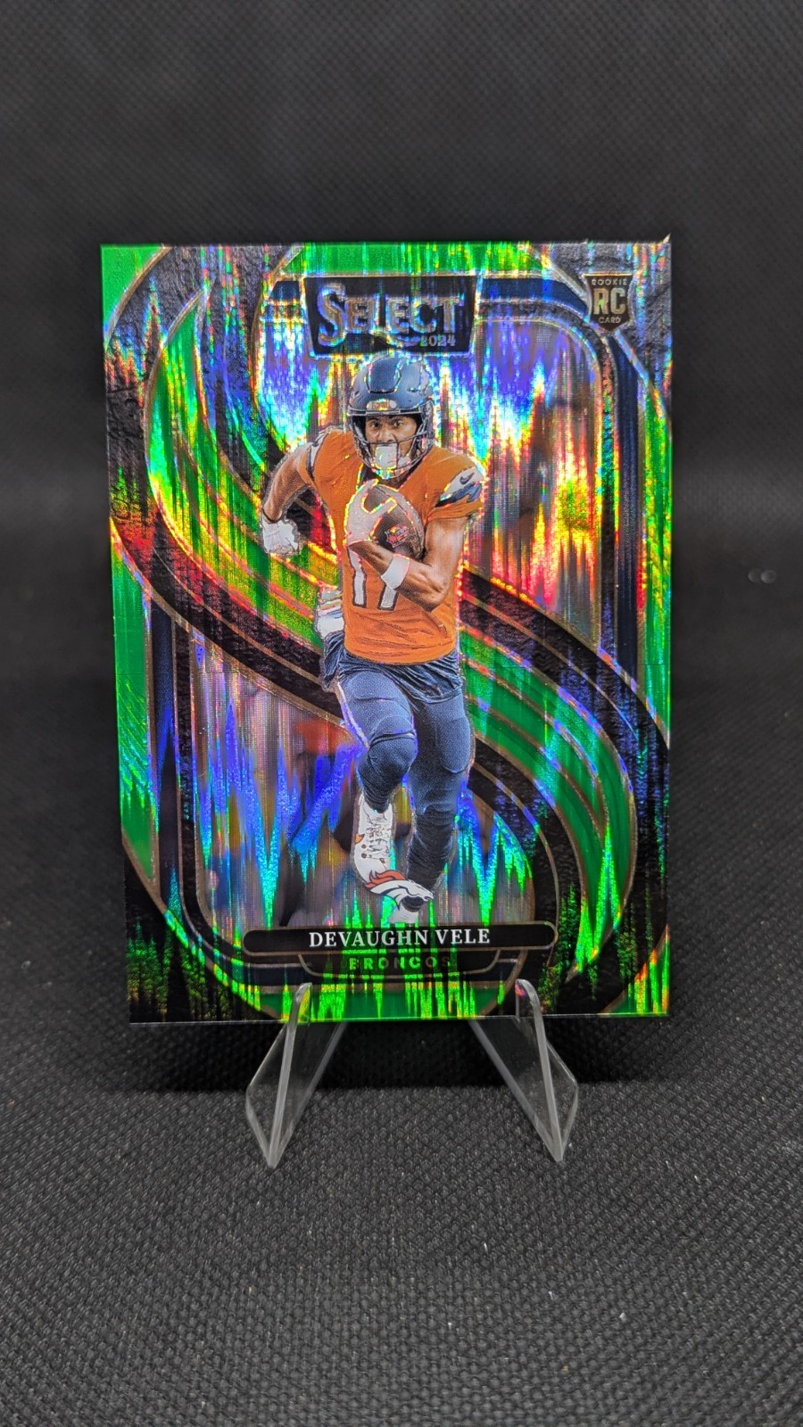2024 Panini Select Premier Level Devaughn Vele #150 Neon Green Shock Prizm /499