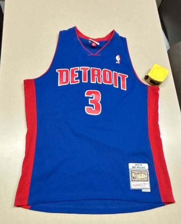 Mitchell & Ness Detroit Pistons 03-04 Ben Wallace #3 Swingman Jersey Size Large