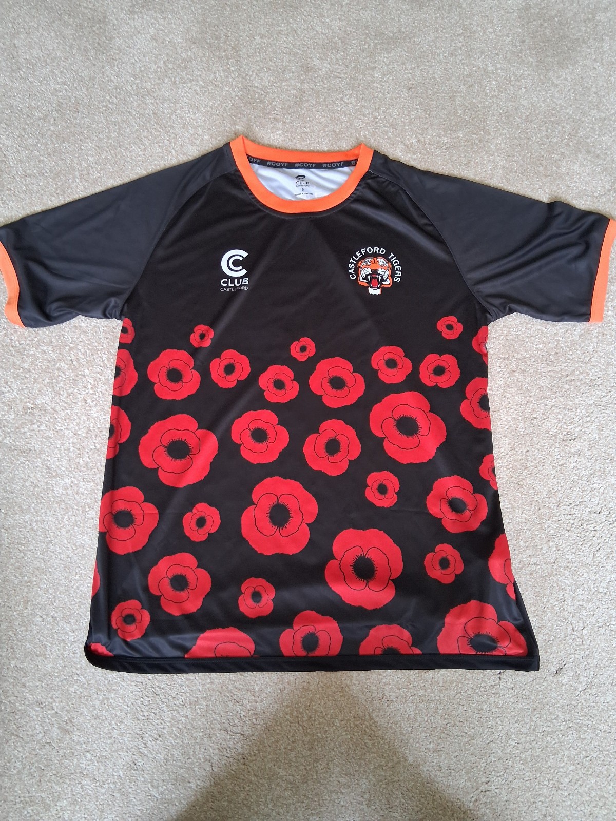 Castleford Tigers C Club SmallPoppy Shirt. Good Condition Pit 2 Pit 18.5 inches.
