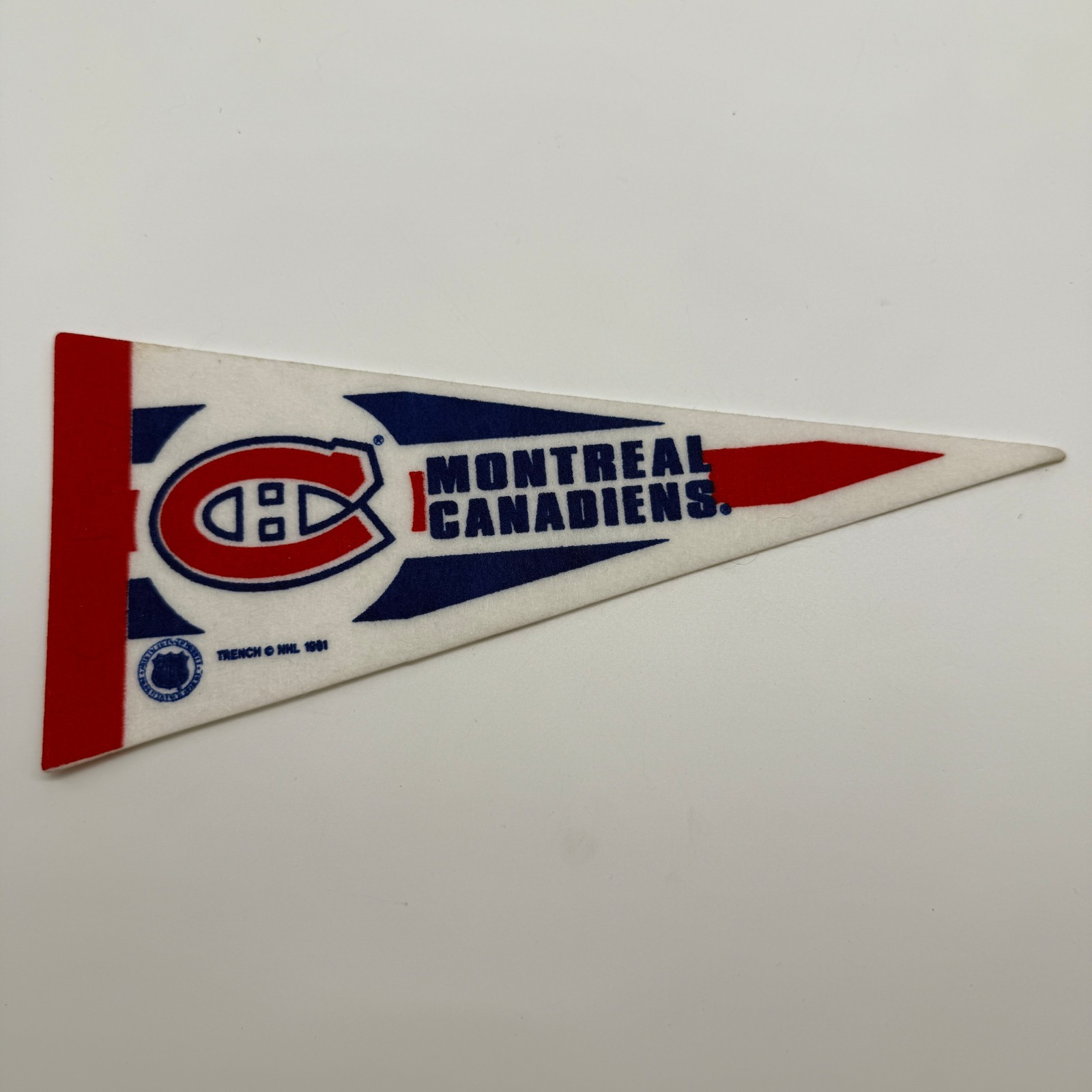 Montreal Canadiens Vintage 90s Trench NHL Hockey Mini Pennant 9″x4” Felt Banner