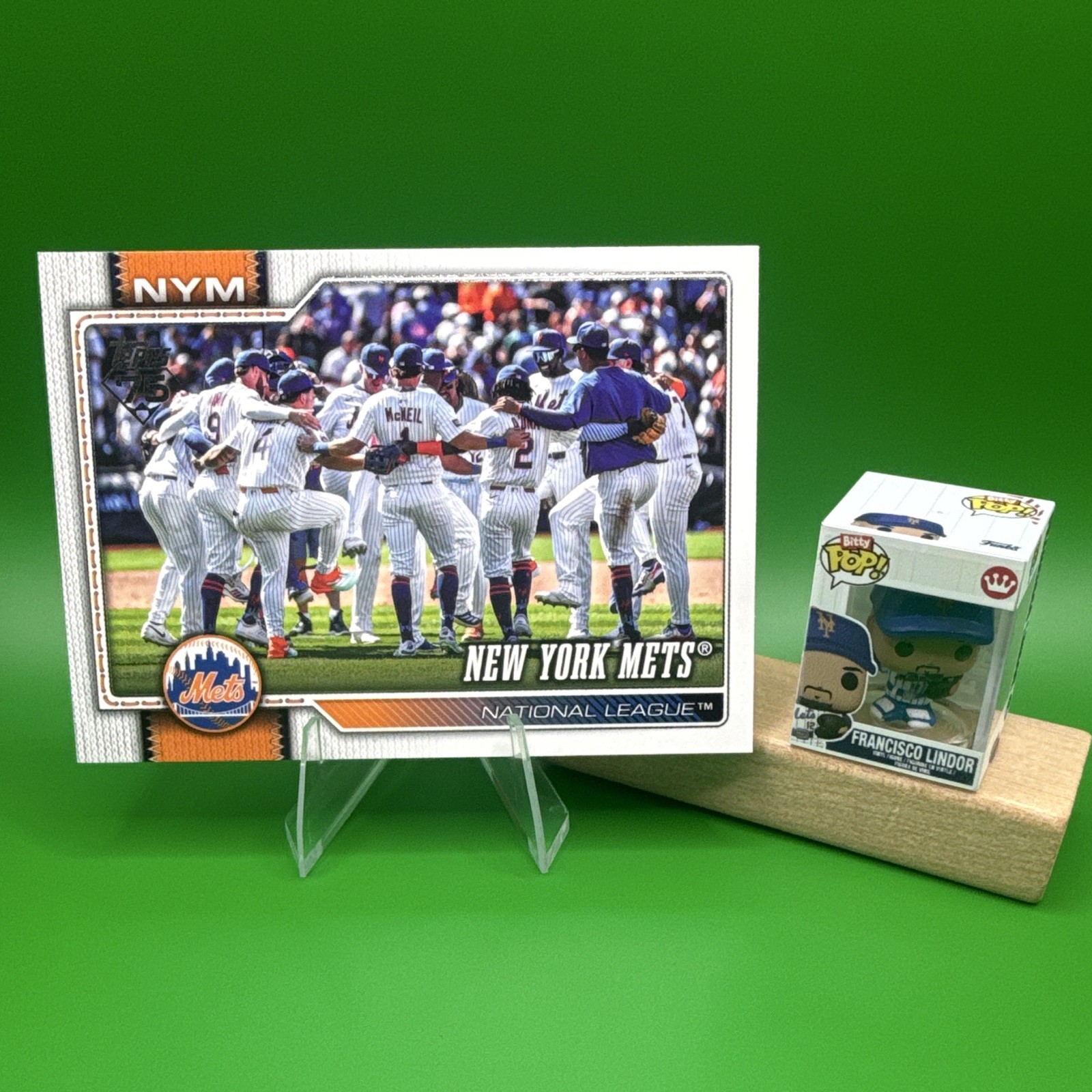 Topps 2026 Series 1 #291 New York Mets Team Card and Francisco Lindor Bitty Pop!
