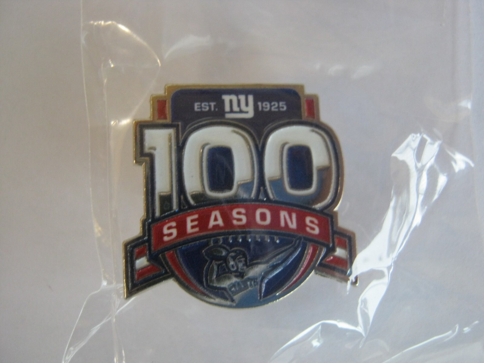 NEW New York Giants 100th Anniversary Pin 100 Seasons NY NFL Lapel