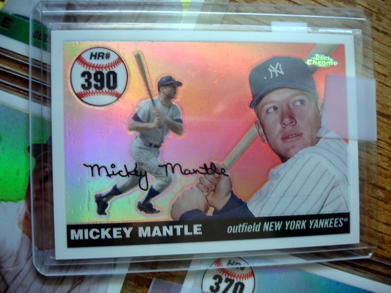 Lot 32 Mickey Mantle Topps Home Run History REFRACTORS 2006-08 Blue & White Exc.