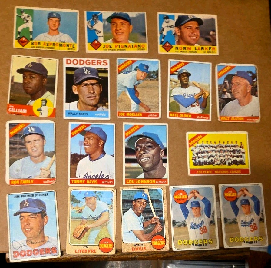 Dealer Lot (17) 1960’s Topps ALL Los Angeles Dodgers – POOR