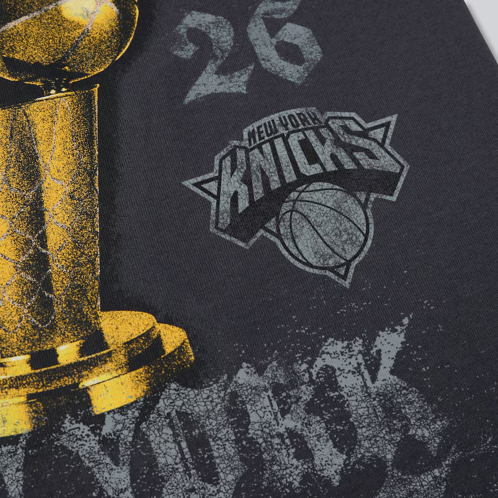 New York Knicks Nike 2026 NBA Finals Champions Authentic Locker Room T-Shirt XL
