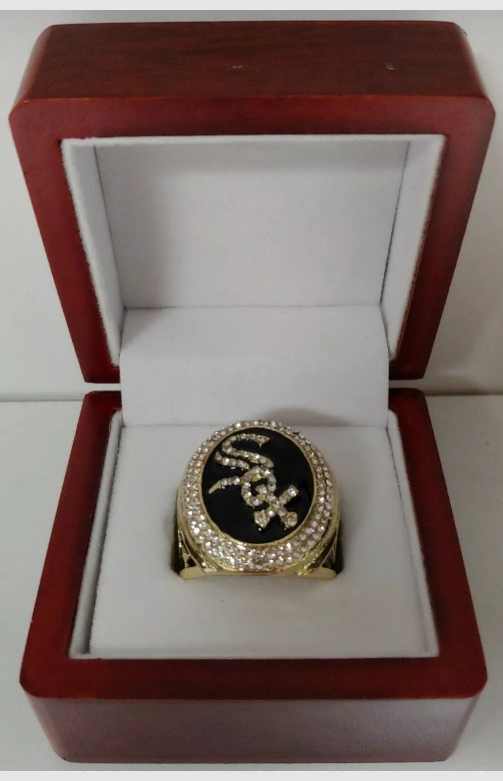 Frank Thomas – 2005 Chicago White Sox World Series Ring With Wooden Display Box