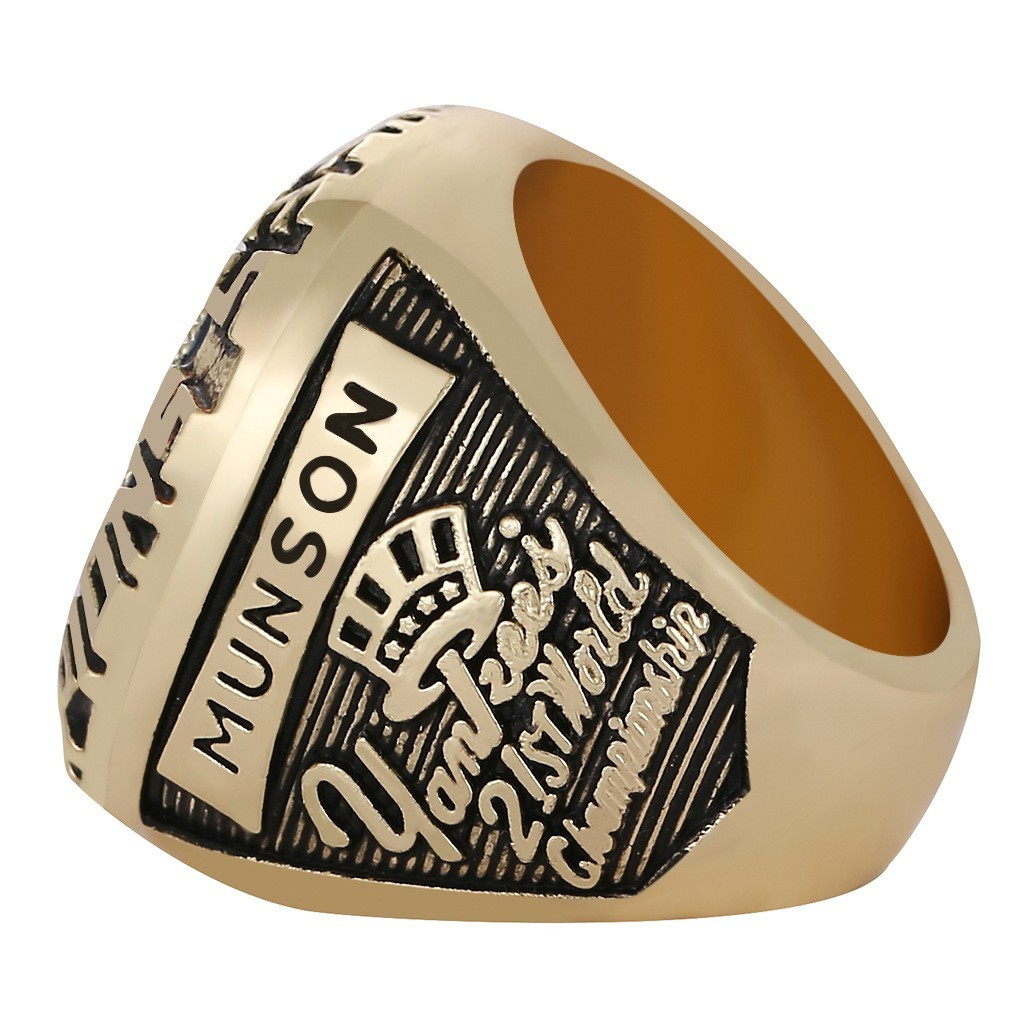 1977 New York Yankees World Series Championship Ring /MUNSON/
