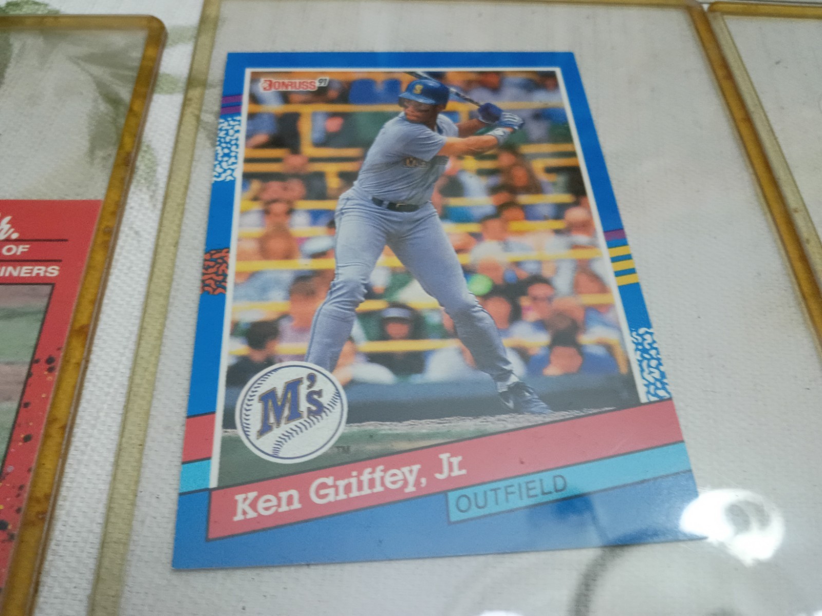 Mixed lot of Ken Griffey Jr Cards in plastic Card Holders – MLB Baseball