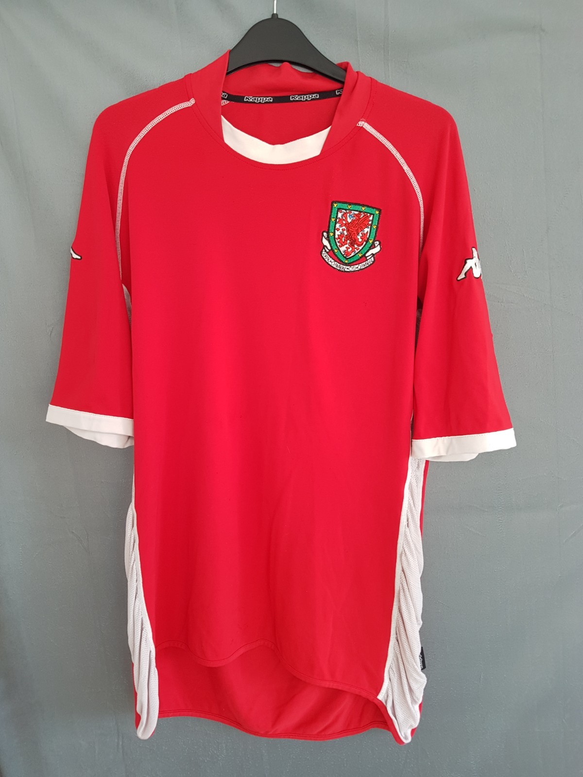 Wales Home Shirt 2002. Large. Original Kappa. Red Adults Football Top Only L.