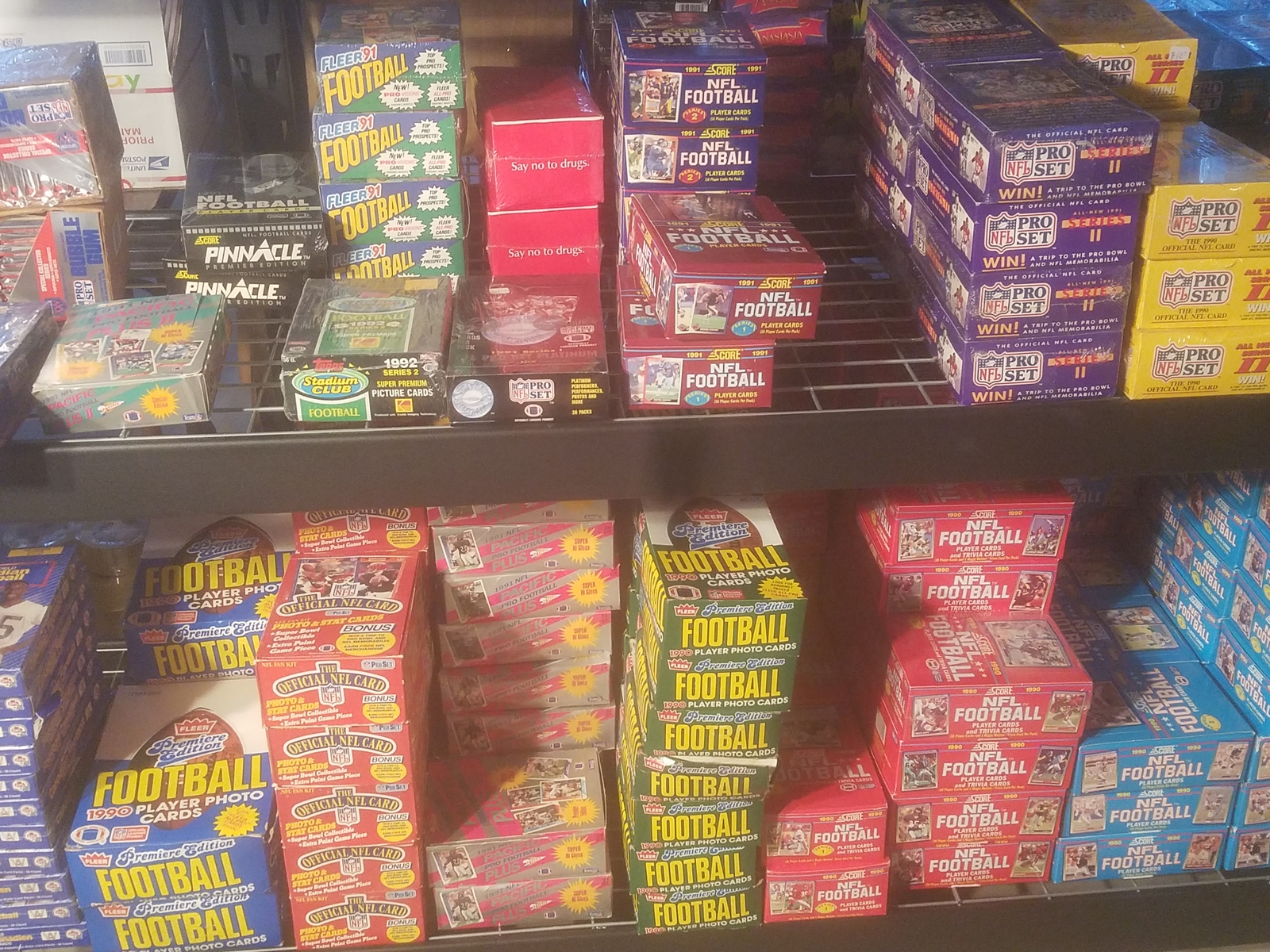 1000 Cards – Unopened NFL Football Card Wax Box Packs