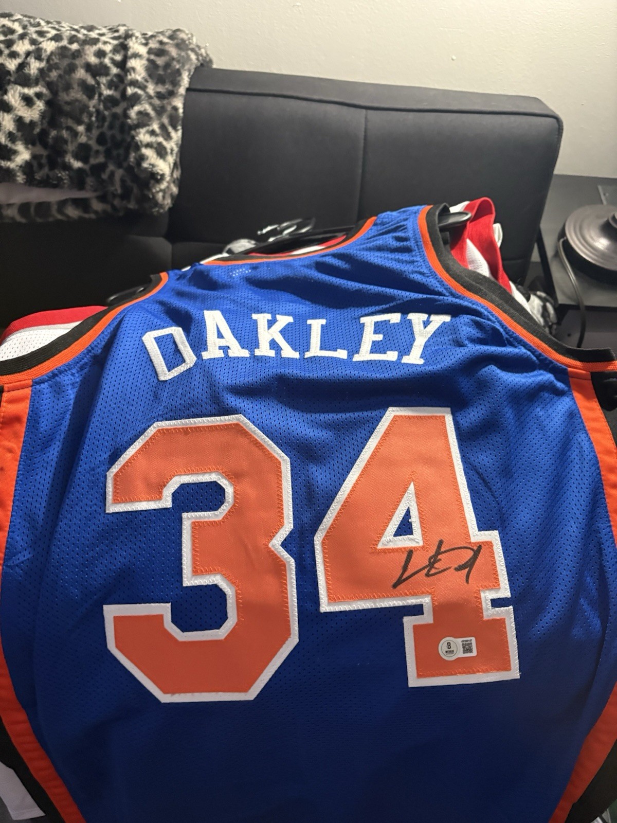 Charles Oakley New York Knicks #34 Signed Basketball Jersey (NBA)