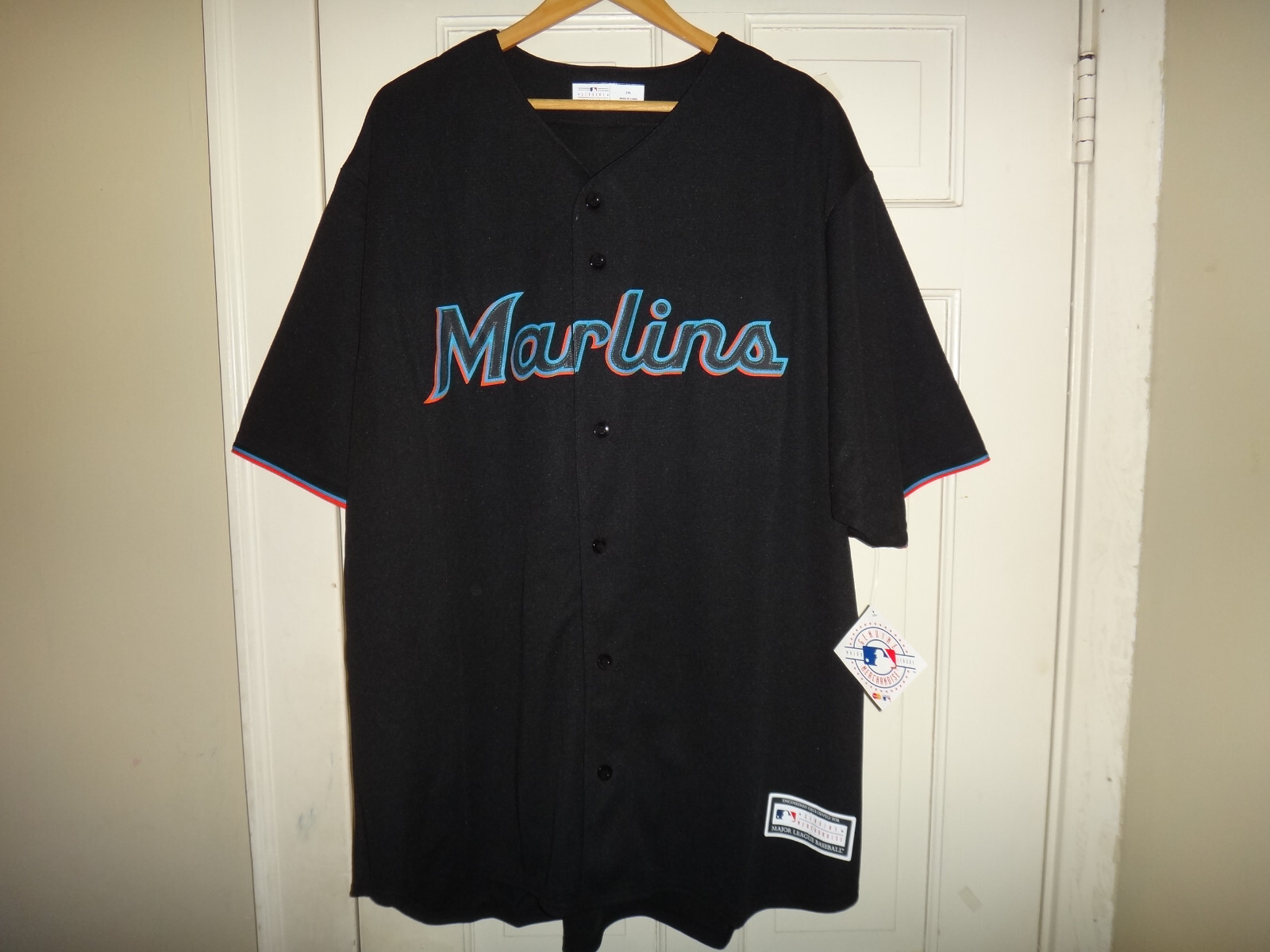 NWT Miami Marlins Men’s Big & Tall Black Short Sleeve Button-Up Jersey