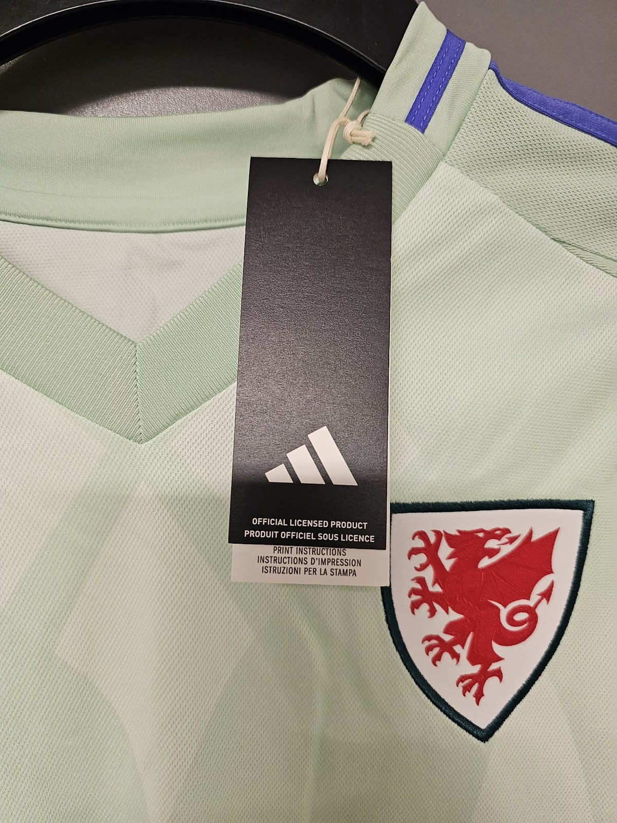 Adidas Women’s Wales Football Team Shirt Jersey 2025 Men’s Fit Size Uk S JD7455
