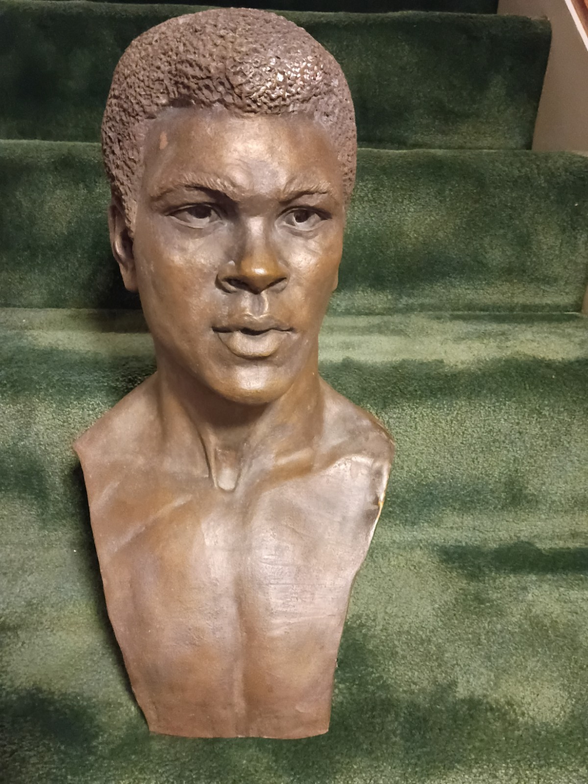 Boxing! Rare! Muhammad Ali Large Bust.