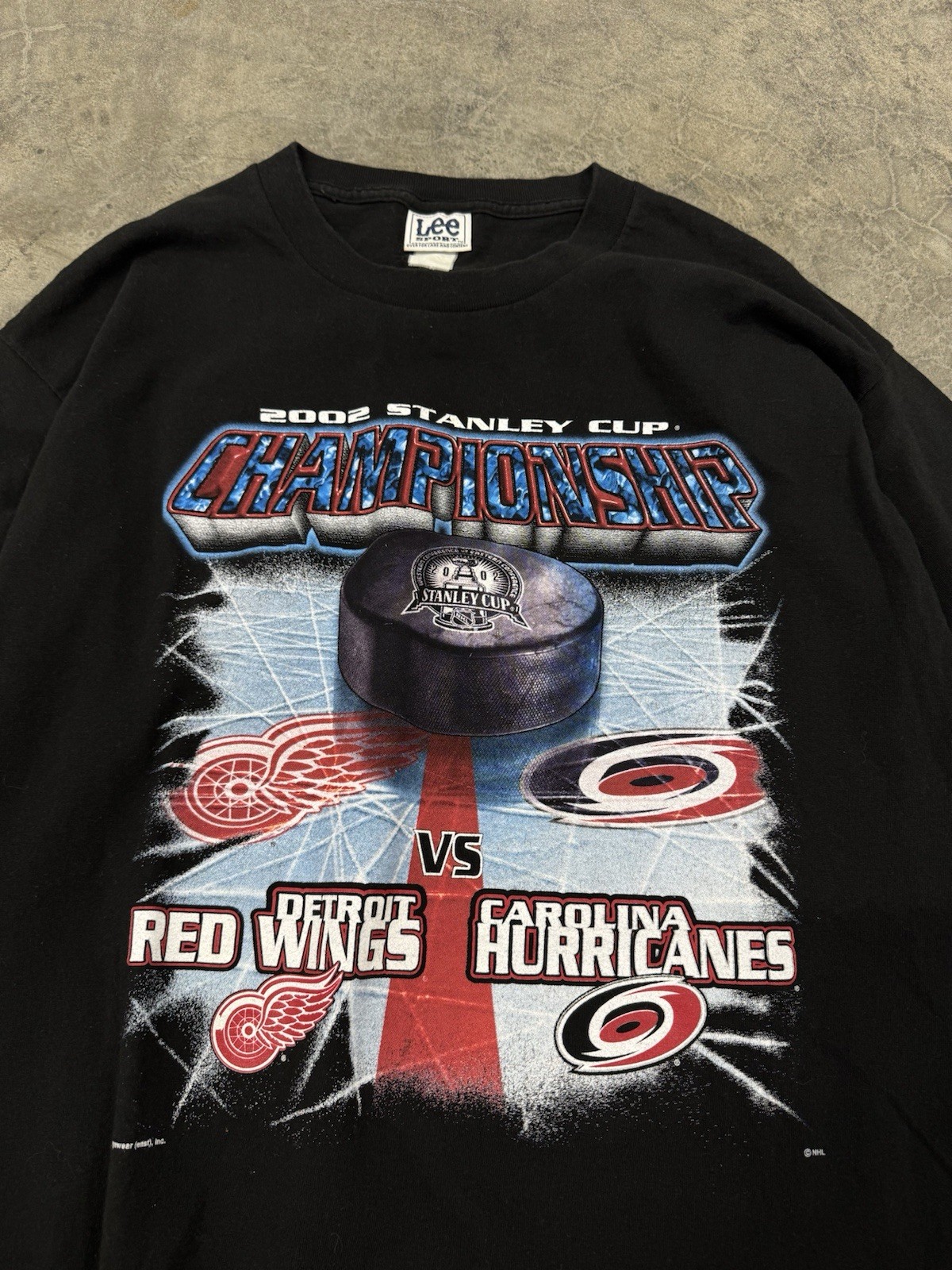 2002 Vtg Carolina Hurricanes Detroit Red Wings Stanley Cup NHL Match Up Tee XL