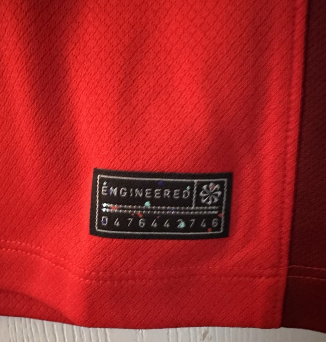 Nike Canada National Soccer Team Jersey 2024/25 Men’s Size Medium Red White
