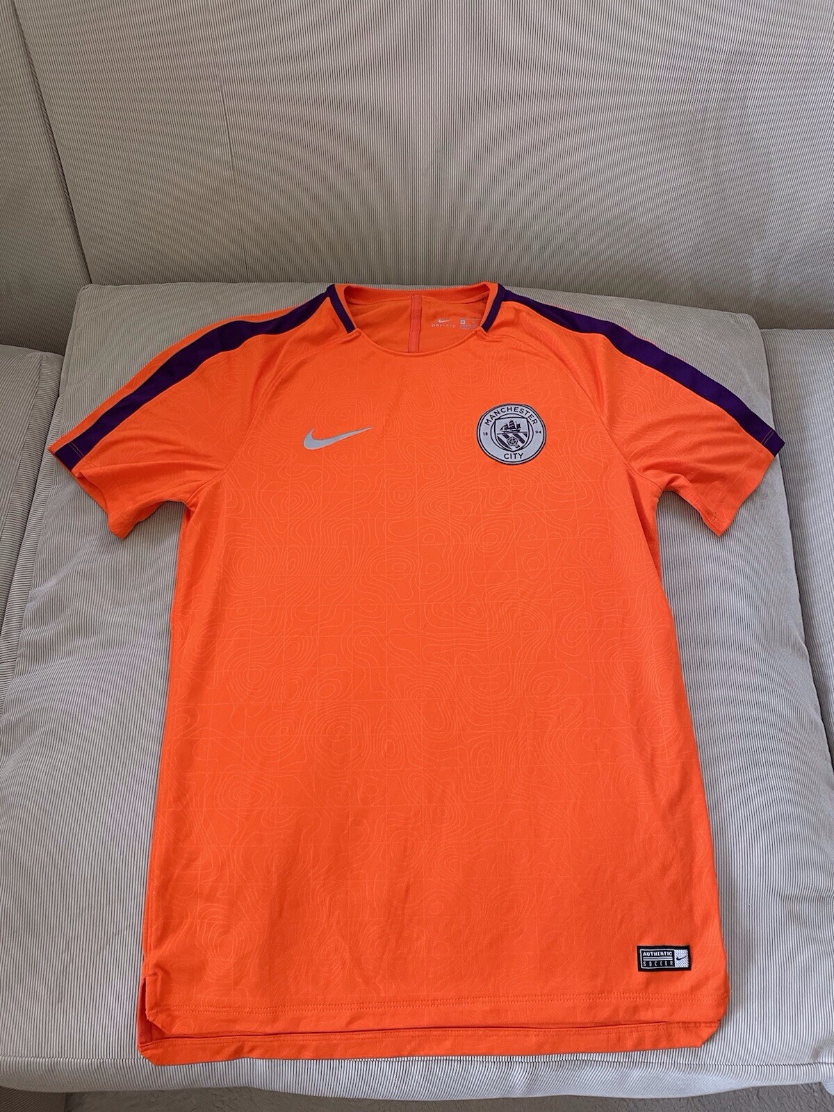 Manchester City 18-19 Champions League Pre-Match Shirt & Training Kit – Men’s M