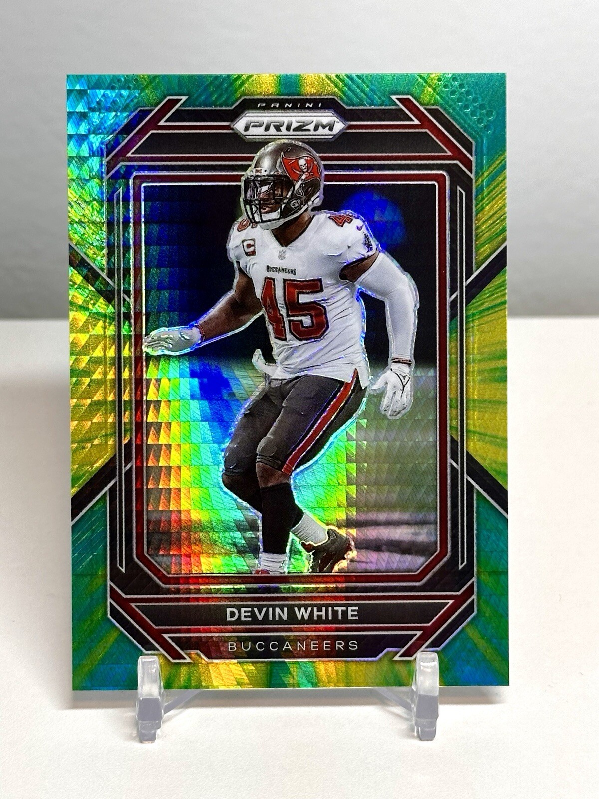 Devin White /175 2022 Prizm Green and Yellow Hyper Tampa Bay Buccaneers