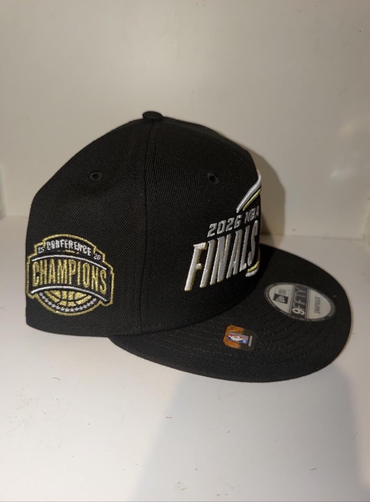 New York Knicks 2026 NBA Finals Snapback Hat Cap In Hand