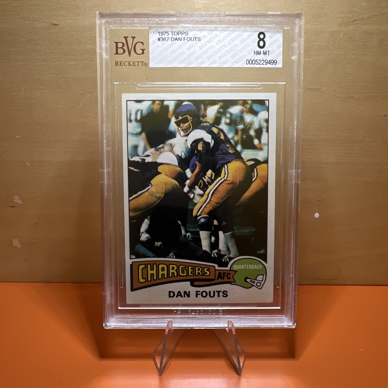 1975 Topps Dan Fouts Rookie Card BVG 8 NEAR MINT – MINT Football #367