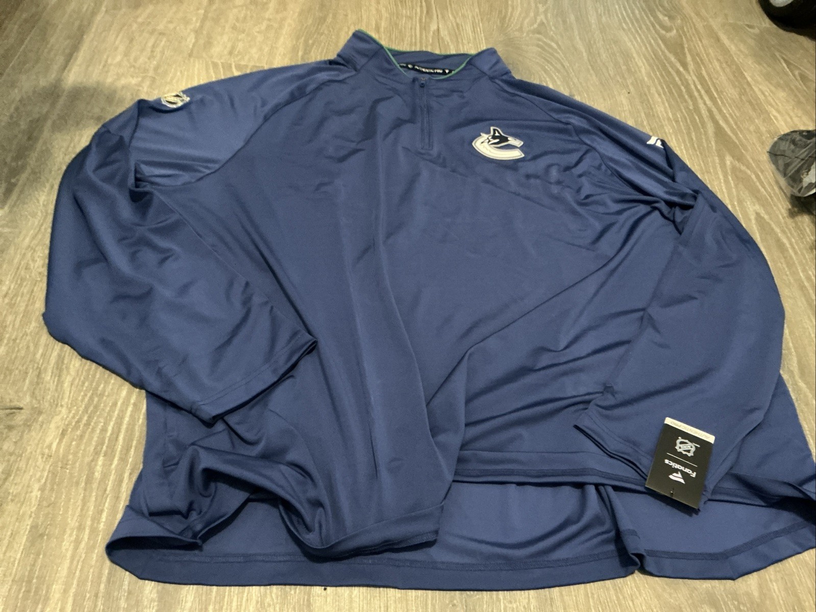Fanatics Authentic Pro Vancouver Canucks 1/4 Zip Pullover Shirt Men’s Size: 4XL
