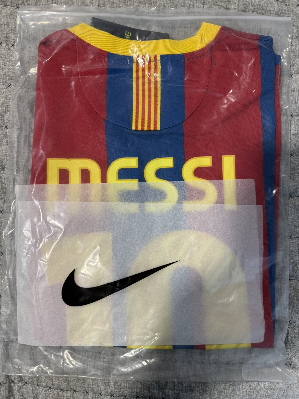 2010/2011 Messi Barcelona Retro Jersey Size Large