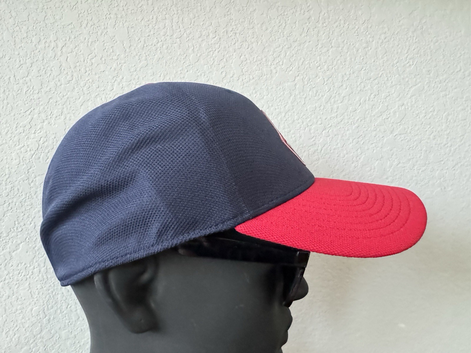 THROWBACK CHIEF WAHOO INDIANS MENS LARGE 7 3/8-7 7/8 FLEXFIT LOW PROFILE HAT NEW