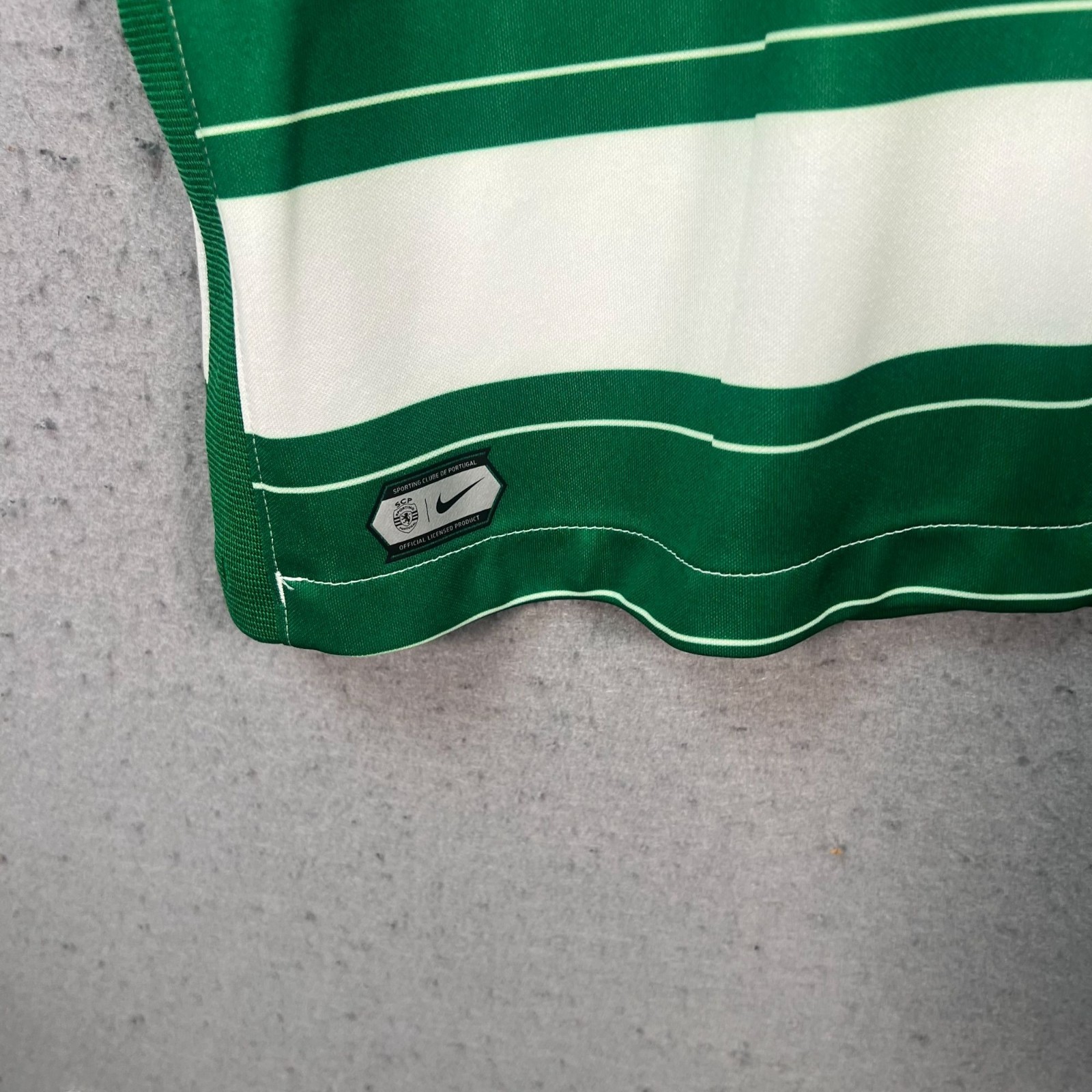 Nike Portugal 2022/23 Home Jersey Green & White Striped Soccer Shirt Size Small