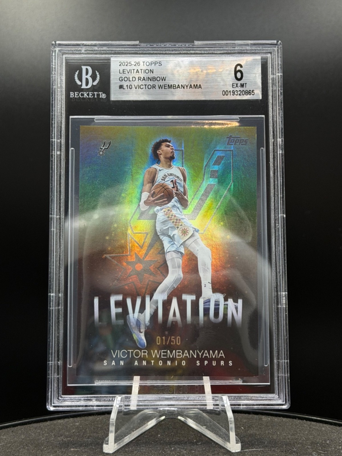 2025-26 Topps Victor Wembanyama Levitation GOLD SSP #L-10 *JERSEY/FOTL* 1 of /50
