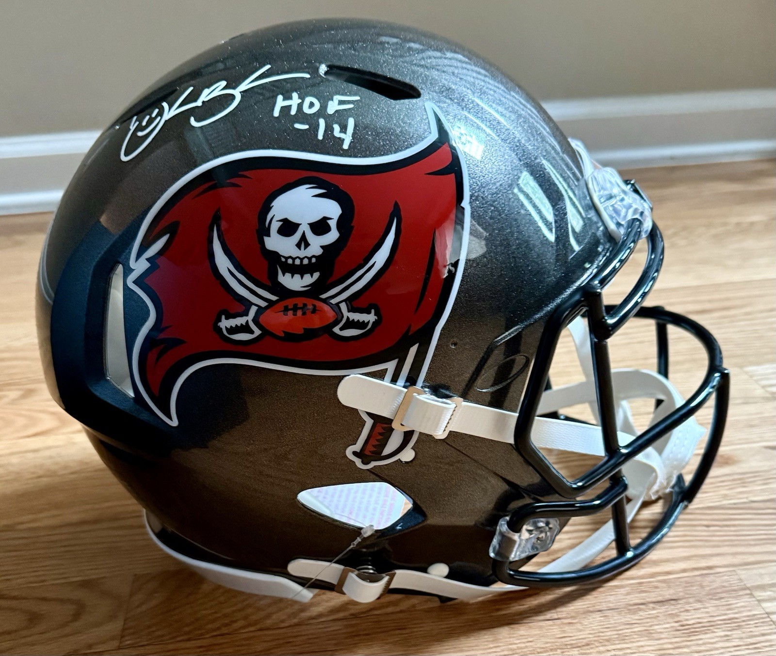 Derrick Brooks Inscribed “HOF-14”Signed Authentic F/S Buccaneers Helmet Fanatics