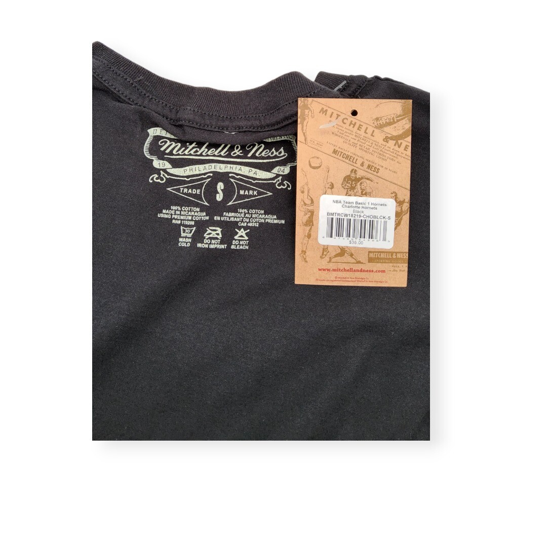 Mitchell & Ness Charlotte Hornets Team Basic 1 Hardwood Classics Black Tee Shirt