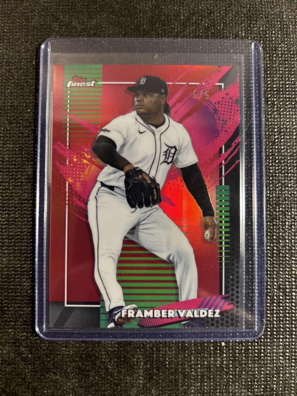 Topps 2026 Finest Framber Valdez Major League Performance Red #203 5/5 Bookend