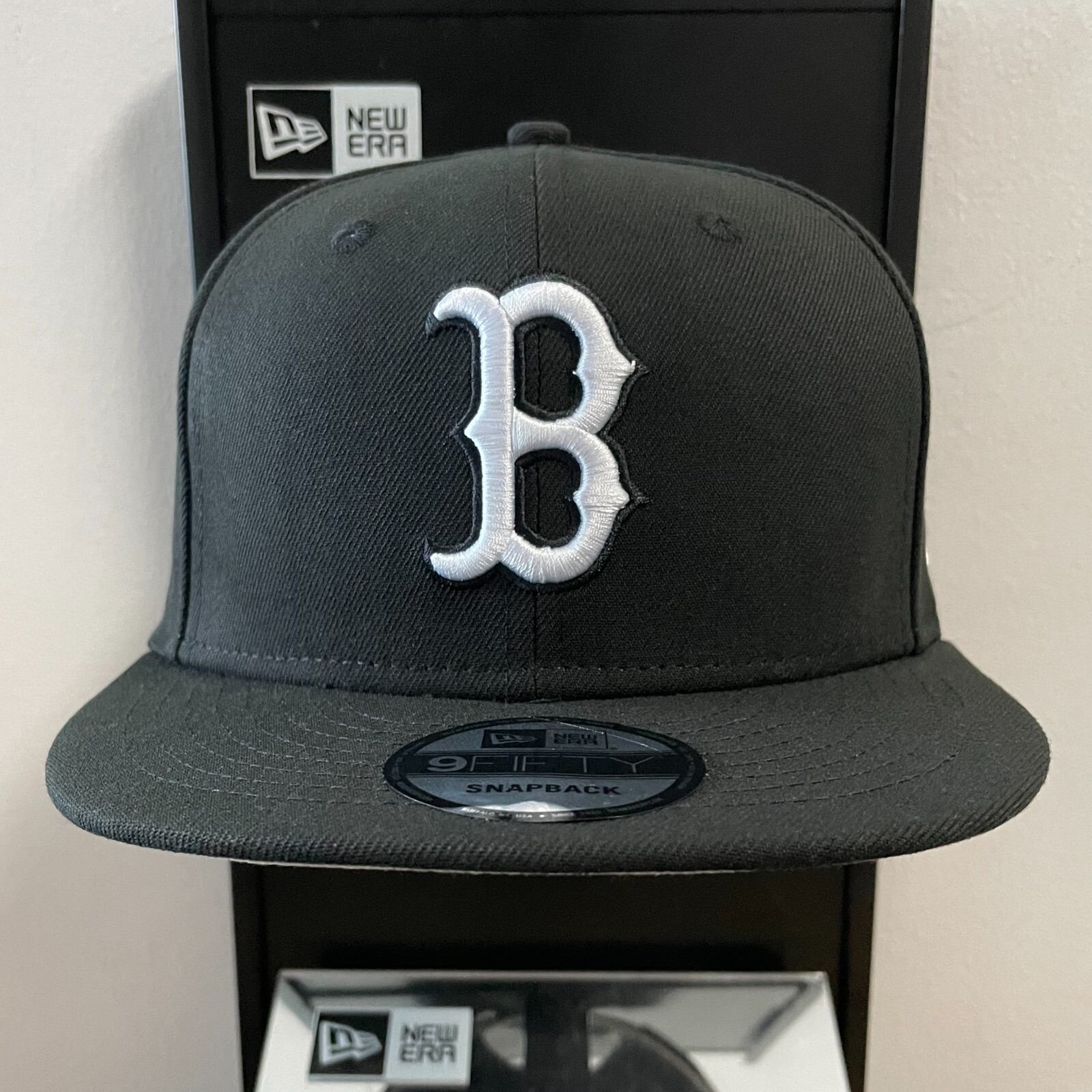 MLB – Boston Red Sox 9FIFTY Adjustable Snap-Back New Era Cap – Black