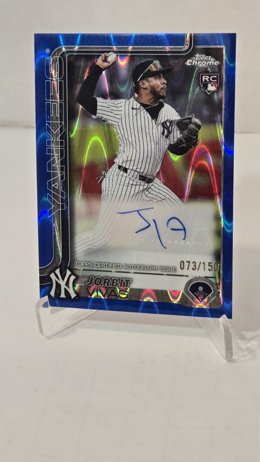 🔥2025 Topps CHROME AUTOGRAPHS Jorbit Vivas RC ⚾️BLUE RAYWAVE NUMBERED 73/150!🔥