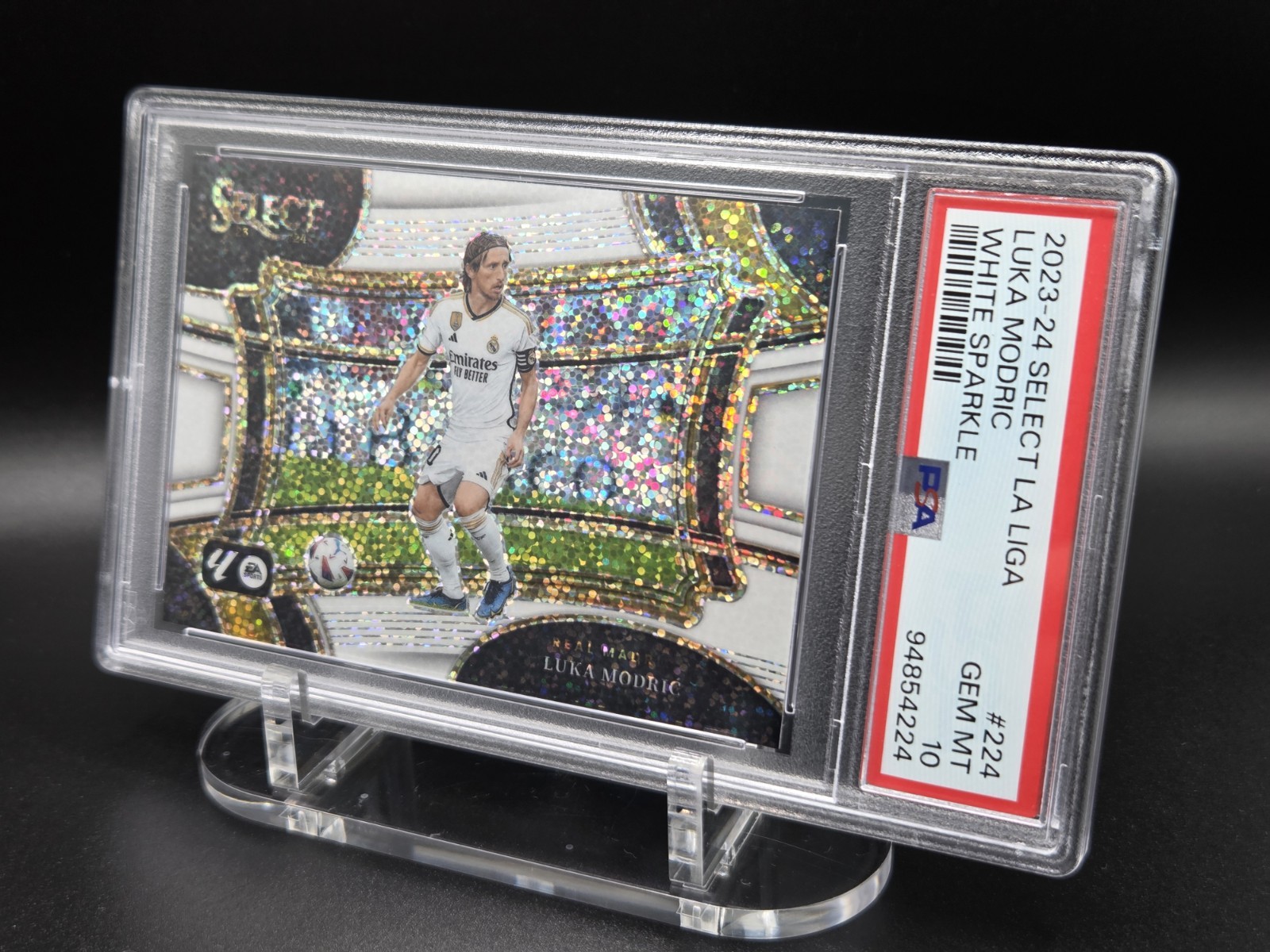 LUKA MODRIC WHITE SPARKLE PSA 10 – Field Level Select La Liga – Croatia – Madrid