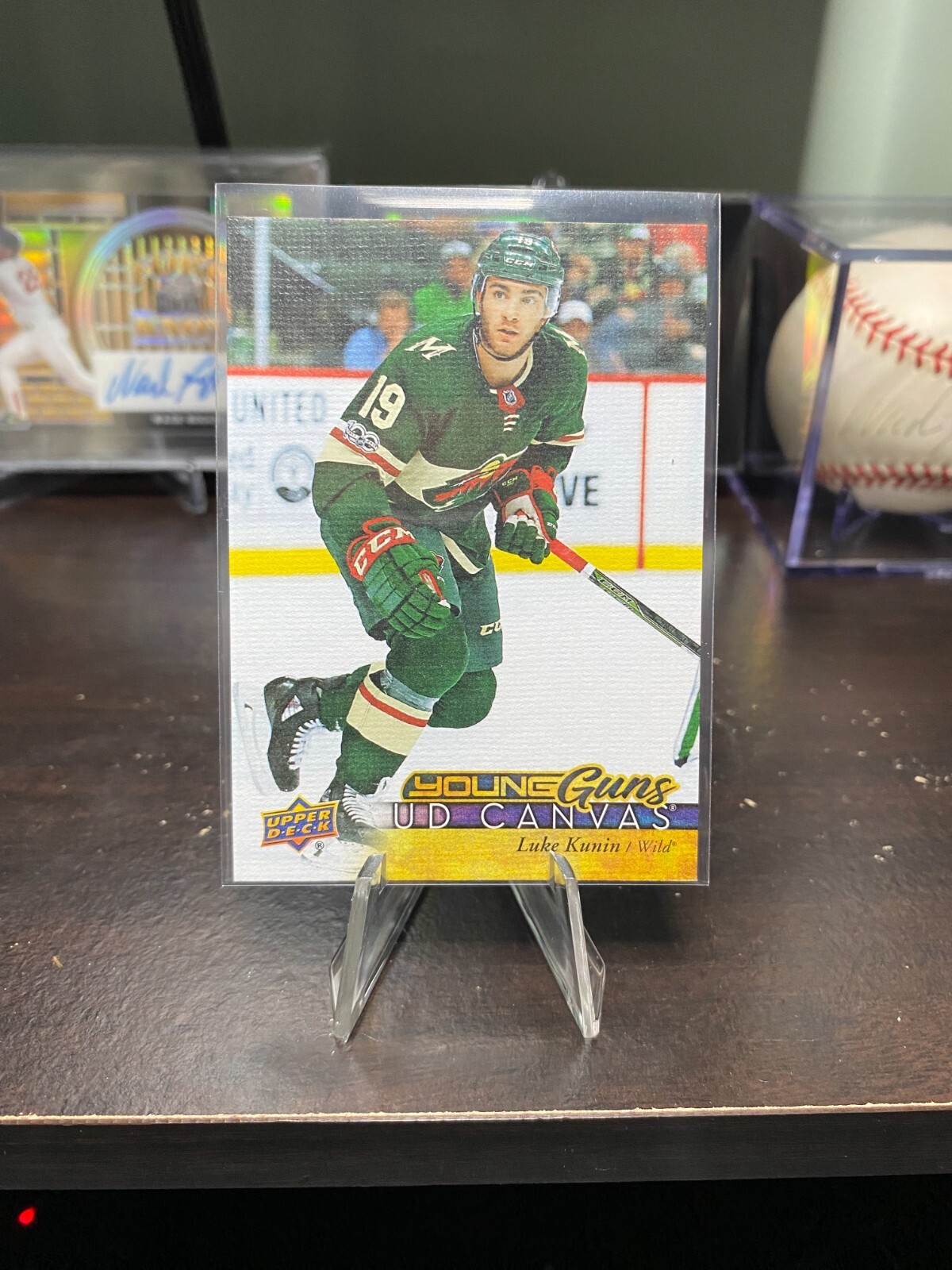 2017-18 Upper Deck – Young Guns Canvas Luke Kunin #C230 (RC)
