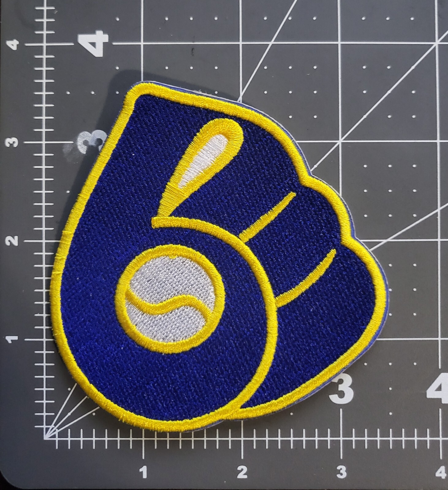 Milwaukee Brewers Glove 3.5″ Iron /Sew On Embroidered Patch~ Free Tracking!
