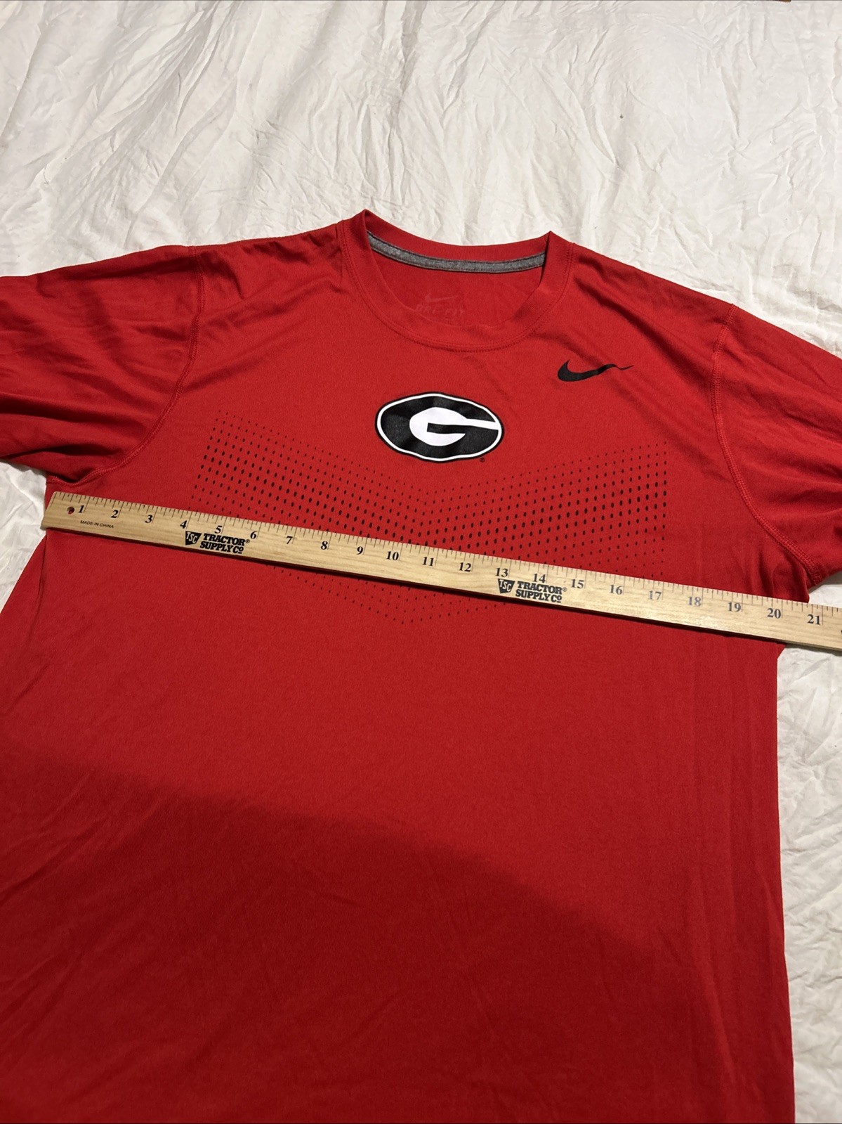 Nike DriFit UGA Georgia Bulldogs Team Issue Red Long Sleeve Shirt Men’s Medium