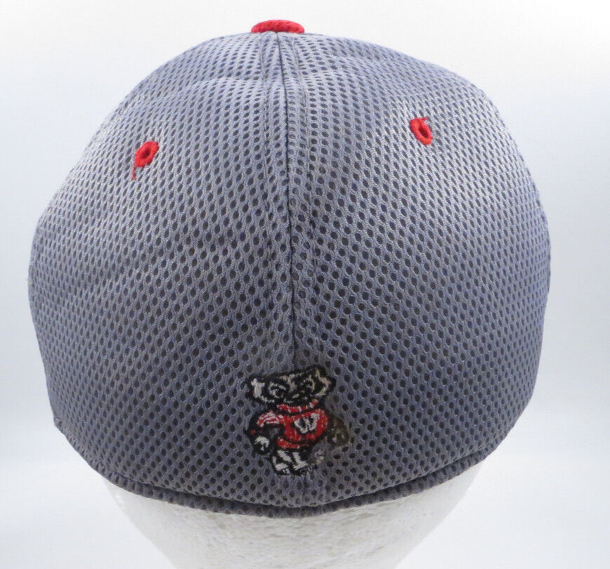 On Top of the World One Fit Wisconsin Badgers One Size Fitted Hat Football Gray