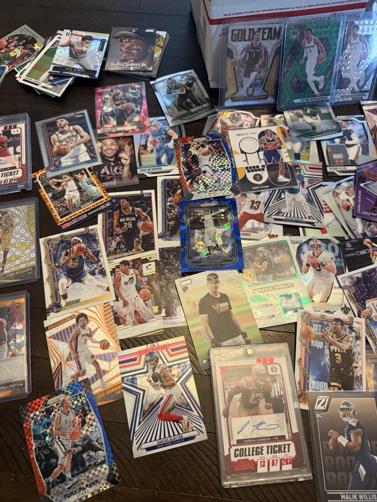 HUGE SPORTS CARD LIQUIDATION FIRE 🔥 SALE! 40+ Cards DAD’s Collection Of stars!