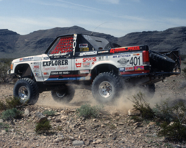 MIKE SCHWELLENDER #401 OFF ROAD TRUCK RACING ON TRACK 8X10 GLOSSY PHOTO #A9