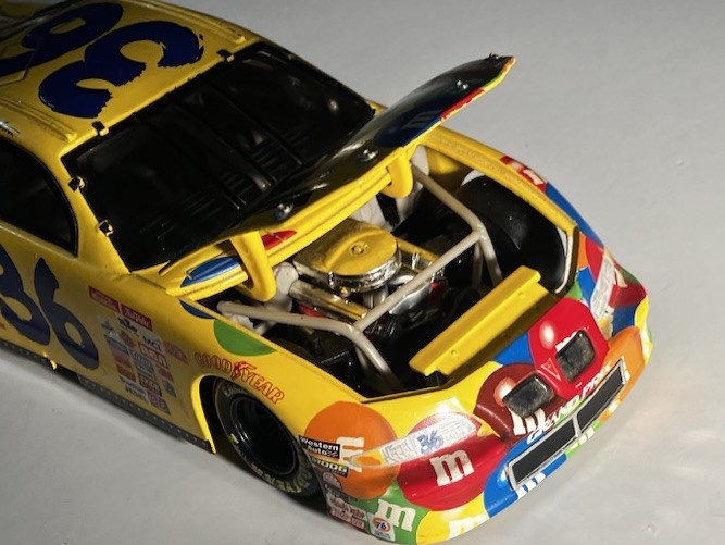 Mac Tools Nascar Ken Schrader #36 M&Ms 2000 Pontiac 1:24 Scale (WE)