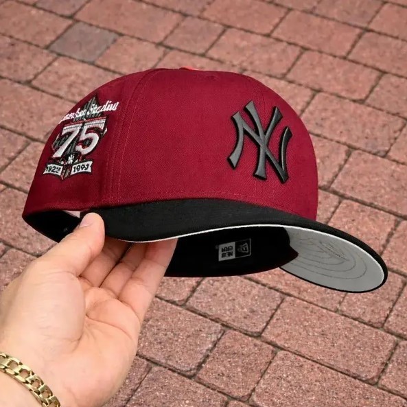 HOT!! New Era New York Yankees 9FORTY Snapback Hat, Black Embroidered NY Logo
