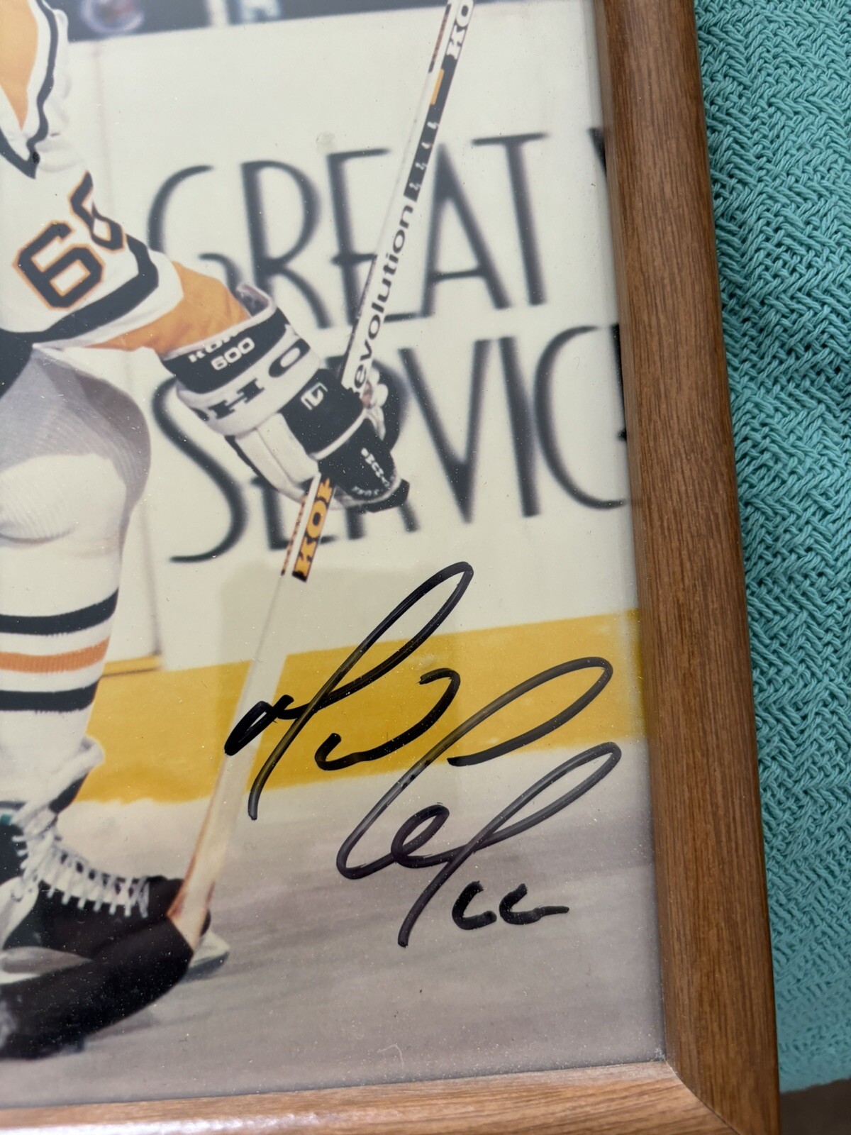 mario lemieux autograph 8×10 in frame No COA