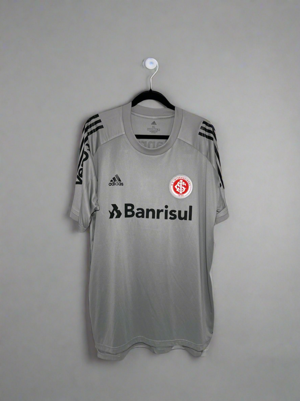 Internacional – adidas – 2020/2021 – TRAINING Kit